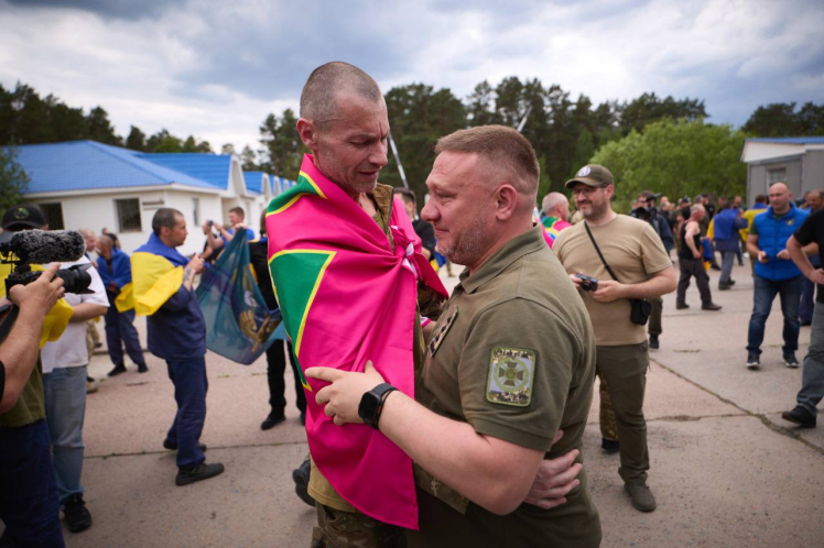 Україна та Росія продовжили обмін полоненими: додому повернулися 307 захисників (фото)
