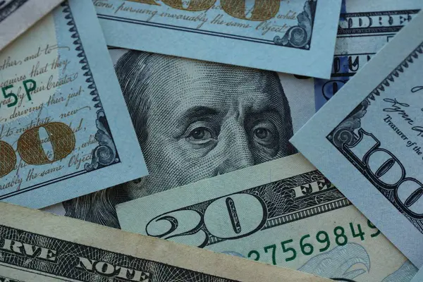Долару загрожує лавина азіатських продажів на $2,5 трлн — дослідження