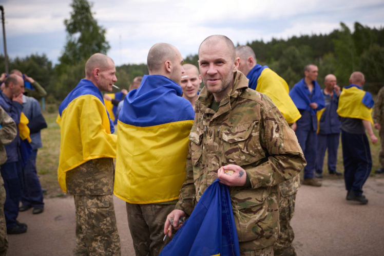 Україна та Росія продовжили обмін полоненими: додому повернулися 307 захисників (фото)