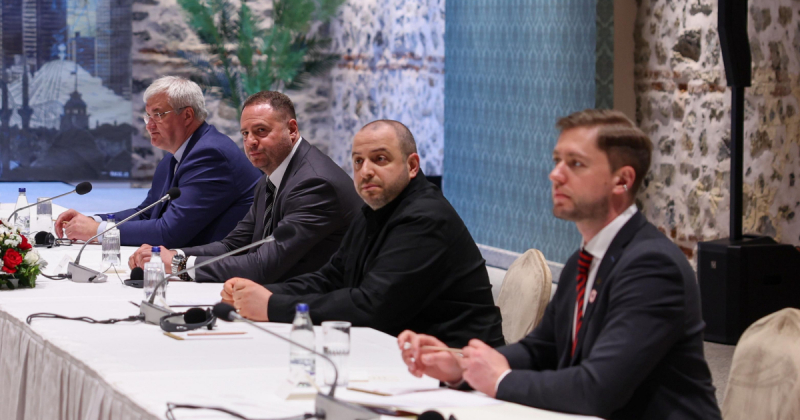 «Навіщо чекати понеділка?». Українські переговорники прокоментували заяву Лаврова про можливі переговори у Стамбулі