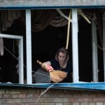 Київ оговтується після нічного удару Росії: фоторепортаж