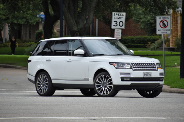 Jaguar Land Rover відновлює експорт автомобілів до США