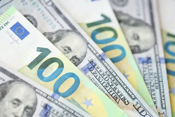 Курс валют на 19 травня: євро в банках подешевшало на 10 копійок