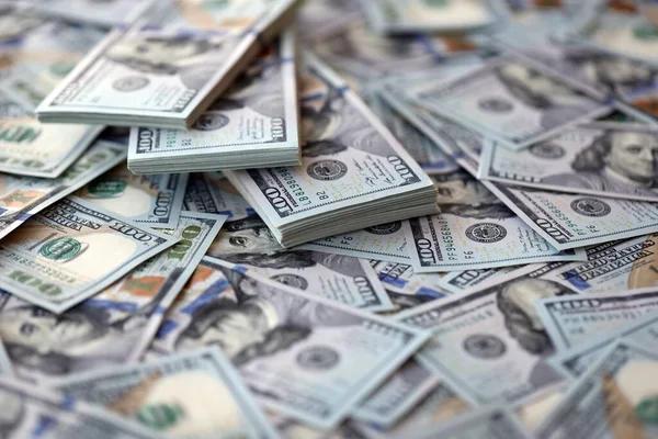 Курс валют на 21 травня: долар в банках подорожчав на 10 копійок, євро на 15 копійок