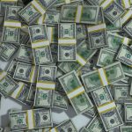 Курс валют на вечір 6 травня: долар подешевшав на міжбанку на 13 копійок