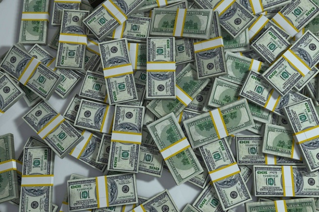 Курс валют на вечір 6 травня: долар подешевшав на міжбанку на 13 копійок