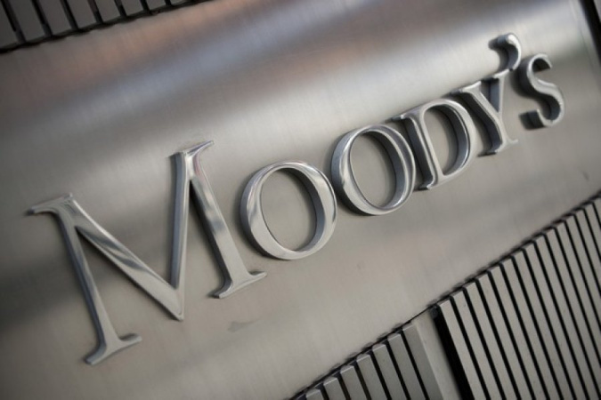 Moody’s знизило бездоганний кредитний рейтинг США вперше з 1919 року
