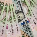Офіційний курс: НБУ знизив гривню на шість копійок