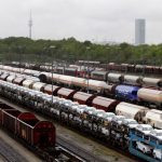 Ріст інфляції, скорочення виробництва і зупинка підприємств: ЗМІ з’ясували наслідки від підвищення вантажних тарифів Укрзалізниці
