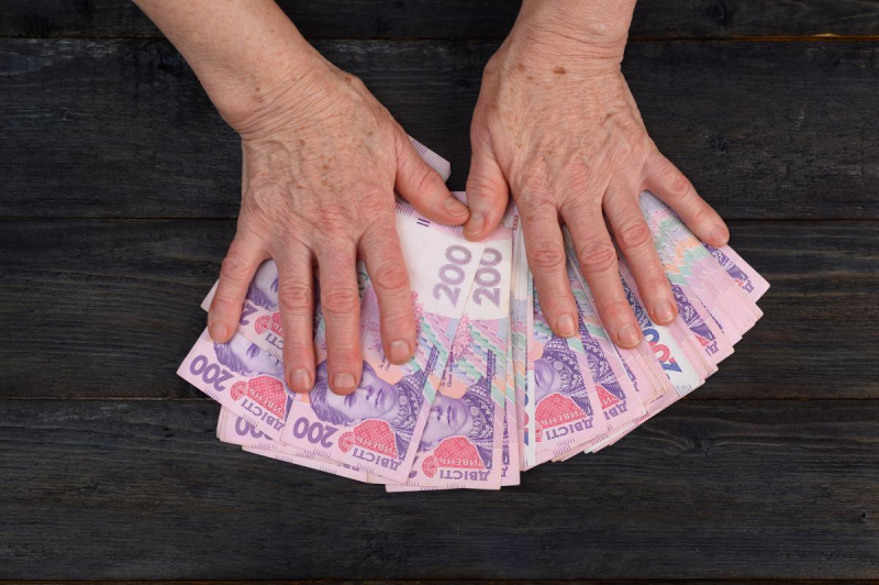 Що буде з пенсіями людей, які не виїхали з окупованих територій: відповідь Мінсоцполітики