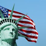 США анонсували запуск програми «золотих карток» найближчими днями