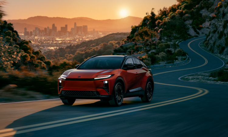 Toyota представила новий электрокросовер C-HR (фото)