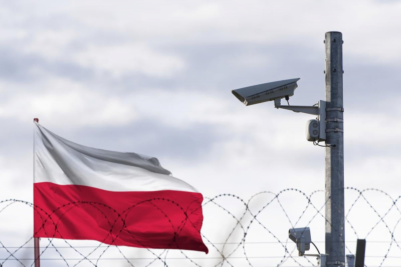 У Польщі суд заборонив перевізникам блокувати найбільший КПП на кордоні з Україною