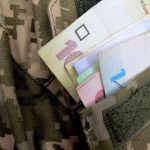 Відгук квітня: як Восток Банк списав комісію із зарплати військового за перевищення ліміту
