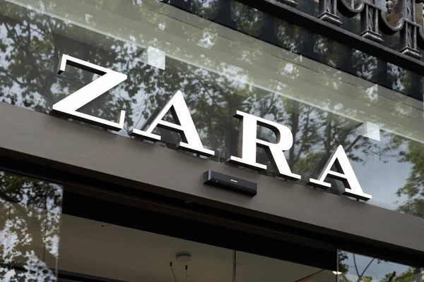Власник Zara вийшов із росії, але магазини продовжують працювати під новими назвами — FT