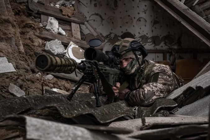 Втрати ворога за 12 травня: 1 070 російських окупантів, 2 танки та 100 БПЛА