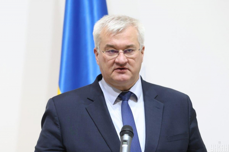 ЄС має знизити граничну ціну на російську нафту до $30, – МЗС