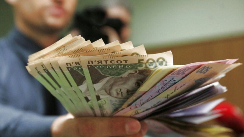 Зростання зарплат в Україні відбувається щомісяця: де найбільше платять
