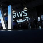 Amazon інтегрує ШІ у логістику: «розумні» роботи, окуляри для курʼєрів та прогнози попиту