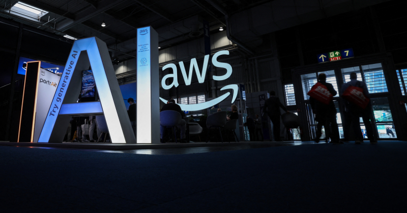 Amazon інтегрує ШІ у логістику: «розумні» роботи, окуляри для курʼєрів та прогнози попиту