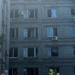 Росія вдарила балістикою по Дніпру: є жертви, пошкоджено поїзд Одеса-Запоріжжя (фото, відео)