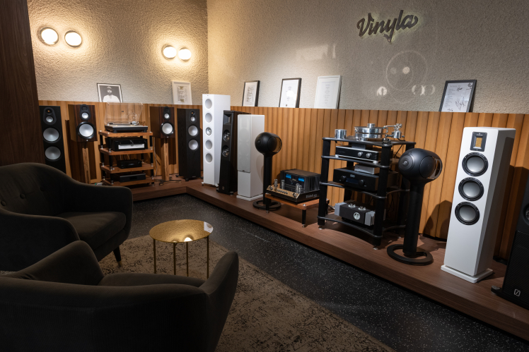 «Кредитнулися на $200 000». Засновник Vinyla Юрій Каленюк відкрив музичний простір на Подолі