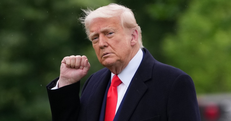 «Можу зробити, можу ні». Трамп прокоментував можливі удари по ядерних обʼєктах Ірану і побажав Хаменеї «успіху»
