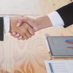 Бізнес в Україні став більш оптимістичним, але прогнозує скорочення працівників