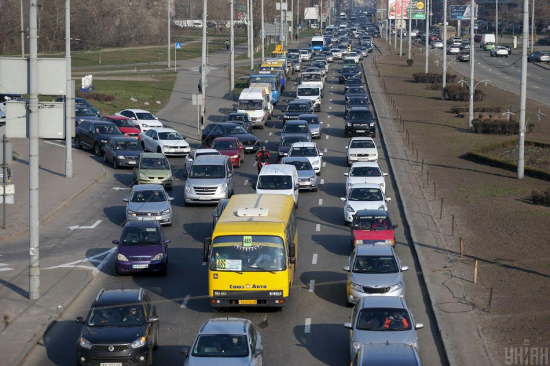 "Чорна" готівка на колесах: кому вигідно, щоб Києвом курсували небезпечні маршрутки