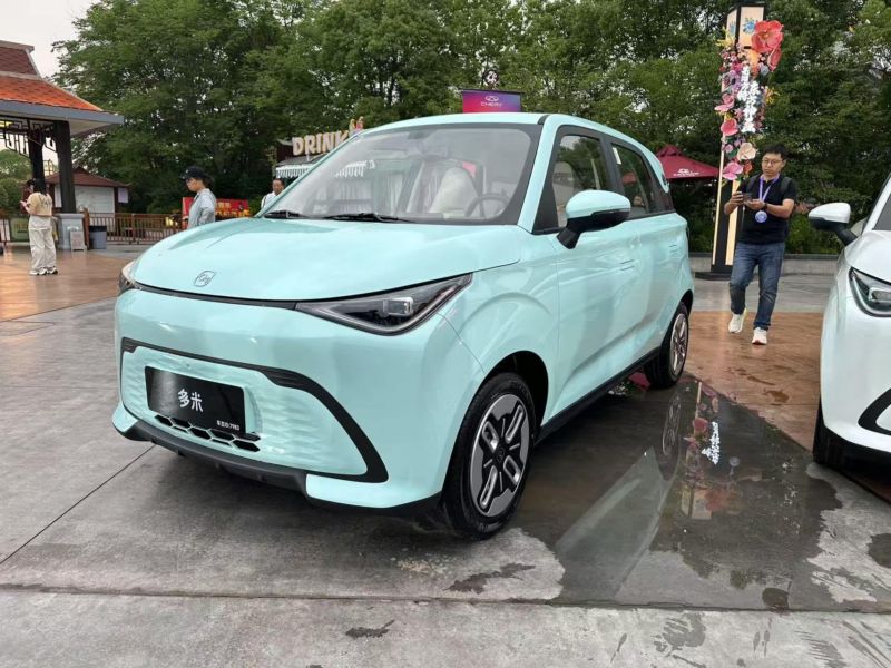 Ціна від $8 300 та запас ходу до 405 км: Chery представила електрокар QQ Domi в Китаї (фото)