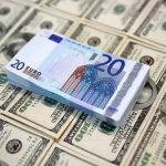 Долар продовжує зростати, євро відкотився від історичного максимуму: НБУ встановив курси на вівторок