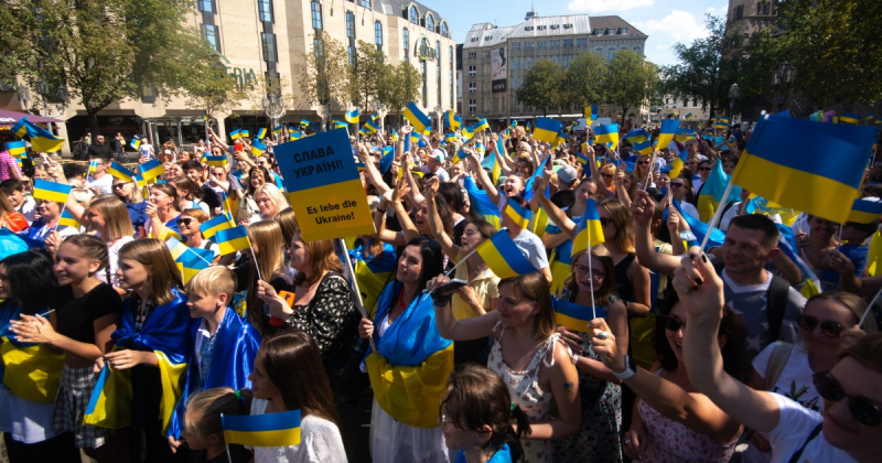 Захист для українців в ЄС продовжать до 2027 року: Єврокомісія запропонувала новий план. Що він передбачає