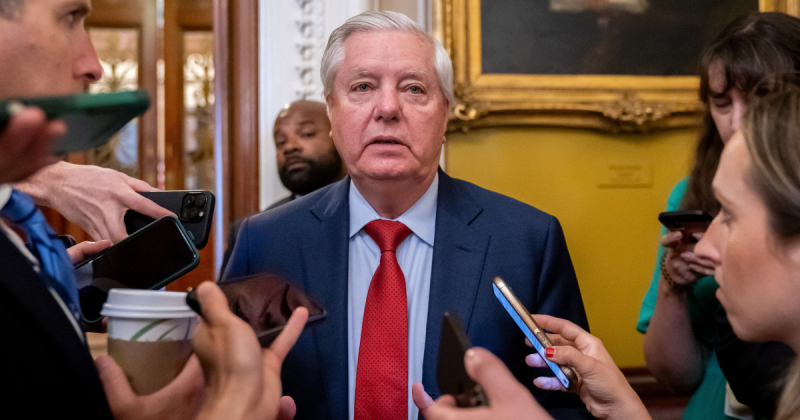 Адміністрація Трампа переконує сенатора Грема пом’якшити свій законопроєкт про санкції проти РФ – WSJ