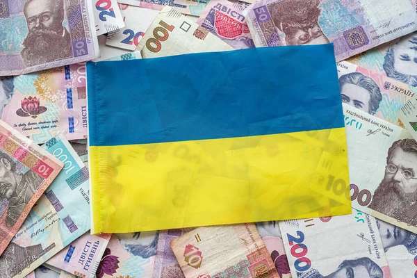 Головне за середу: уряд змінив бюджет, звільнення електрокарів від податків