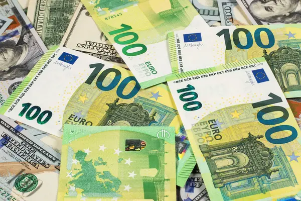 Курс валют на 18 червня: євро в банках подешевшало на 10 копійок
