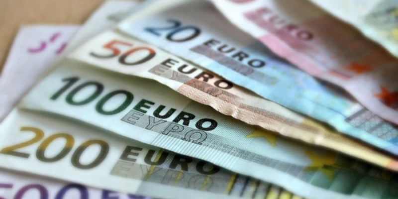 Курс валют на вечір 16 квітня: євро продовжує зростання на міжбанку
