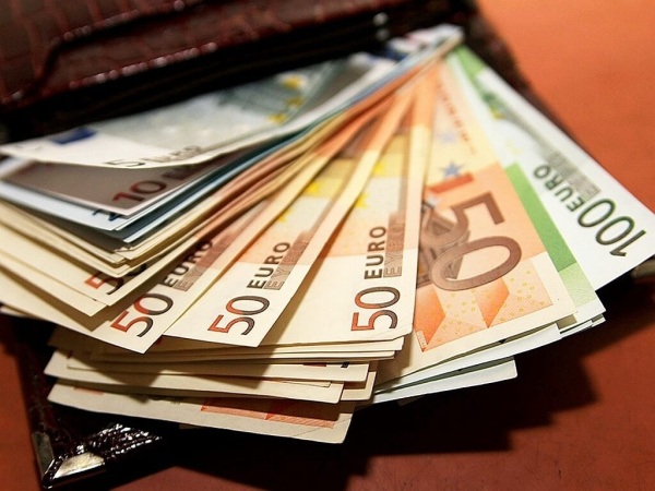 Курс валют на вечір 6 червня: євро подешевшало на 19 копійок на міжбанку