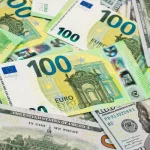Попит на валюту зростає: Скільки банки ввезли доларів та євро в травні
