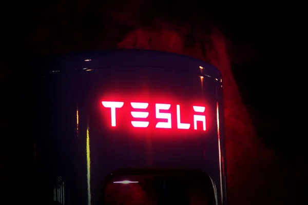 Продаж Tesla у Франції впав до мінімуму за майже три роки