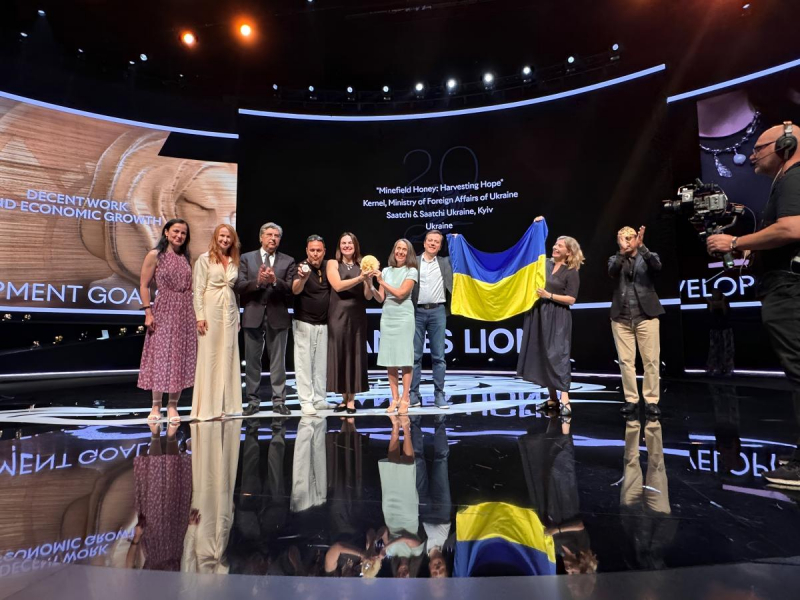 Проєкт “Мед мінних полів” отримав перше в історії України золото Каннських Левів