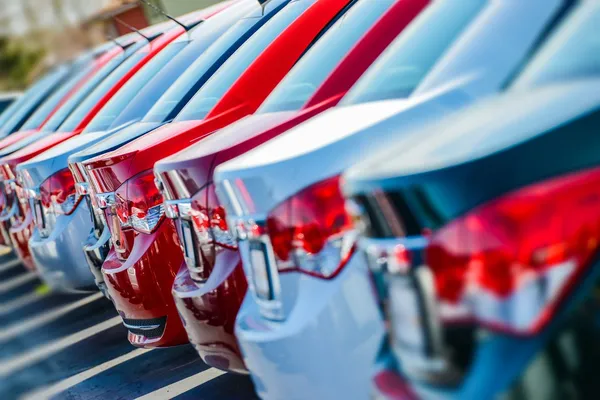 Ринок нових авто в ЄС буксує: продажі нижчі, ніж торік
