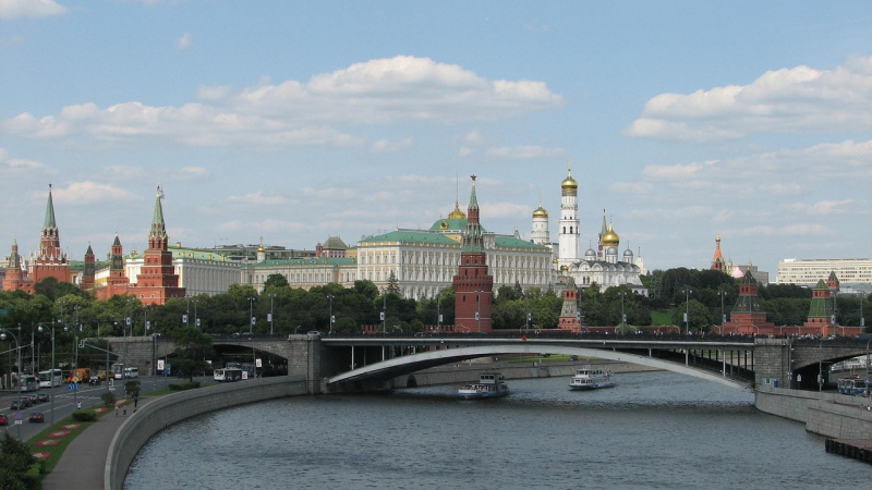Російські банки б’ють на сполох через борги: війна тисне на економіку