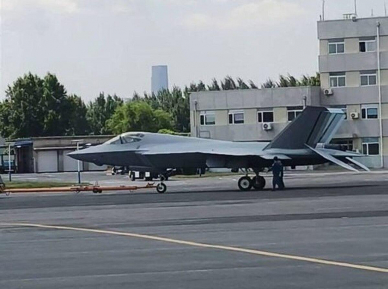 Розпочалися постачання нового китайського винищувача-невидимки, – ЗМІ