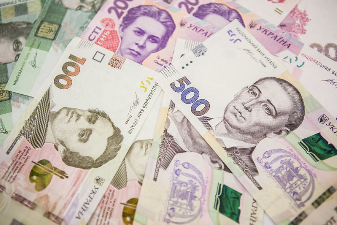 Середня зарплата в Україні за рік зросла на 24% — Держстат