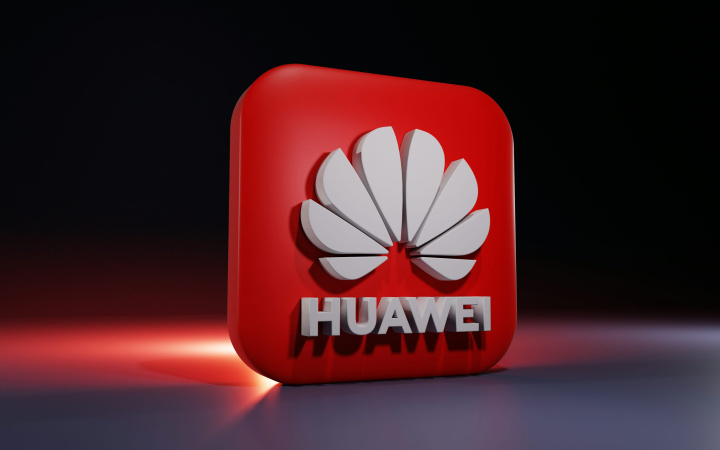 Тайвань включив китайські компанії Huawei та SMIC до «чорного списку»