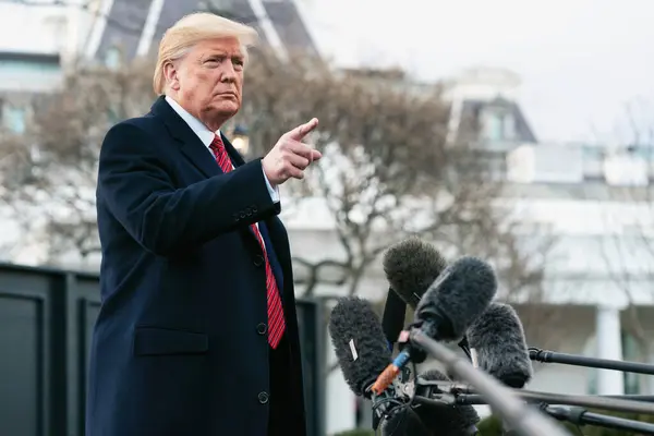 Трамп оголосив про підвищення мит на сталь та алюміній до 50%