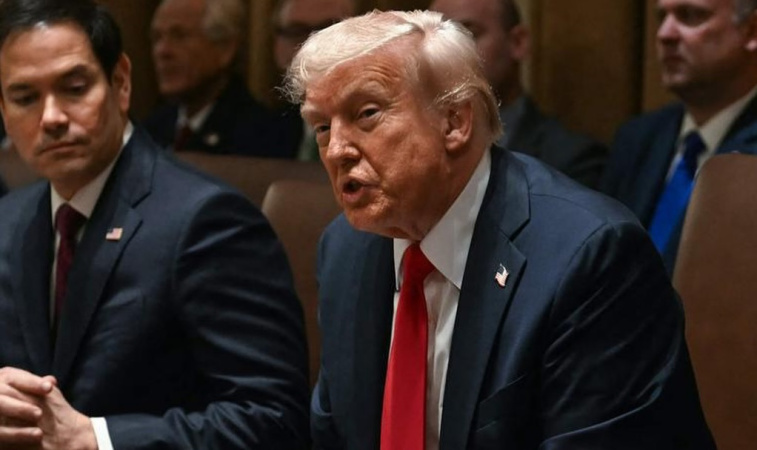 Трамп припиняє торгові переговори з Канадою через податок на цифрові послуги