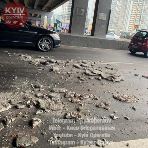 У Києві ремонт радянський мосту, з якого сипався бетон, обійдеться у понад 600 мільйонів