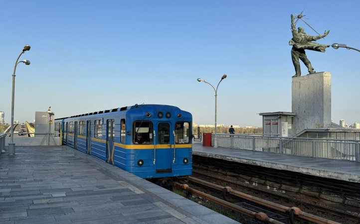 У київському метро тимчасово не працює безконтактна оплата