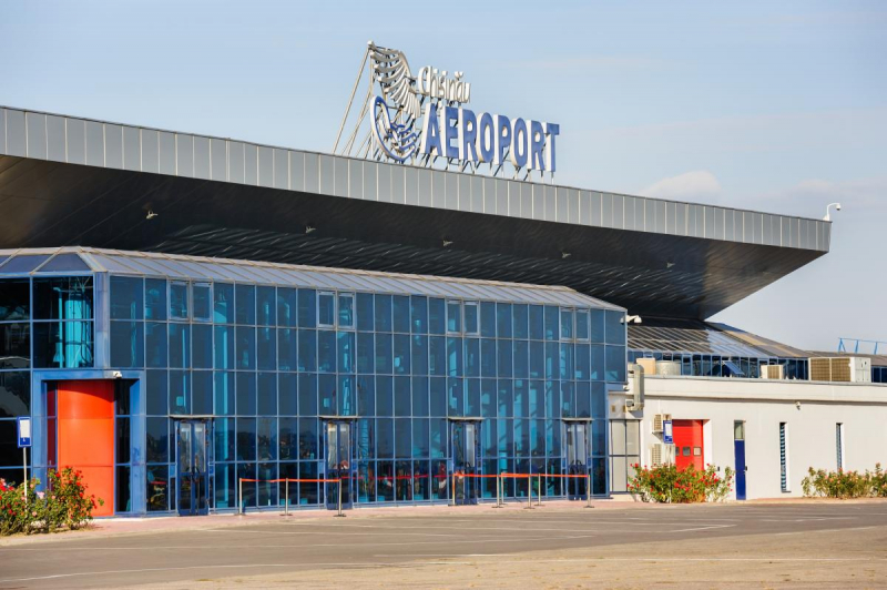 В аеропорту Кишинева скасовували рейси через російську атаку на Україну